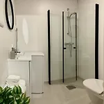 Modern Kvaloya شقة