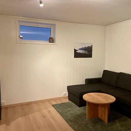 Modern Kvaloya Lejlighed *