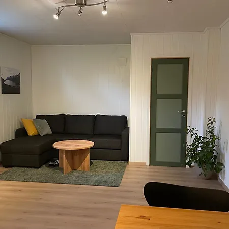 Modern Kvaloya Lejlighed *